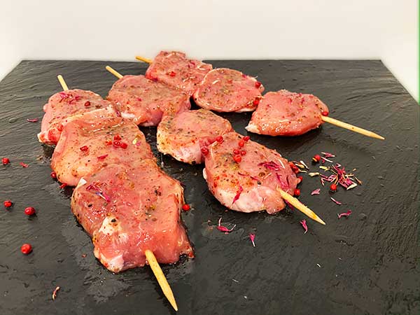 spiedini-maiale-salsa-rosa
